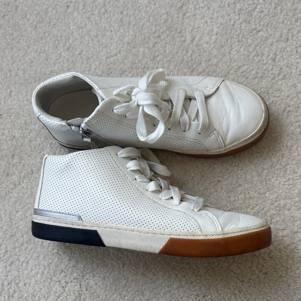 Stylish White Leather women’s Sneakers